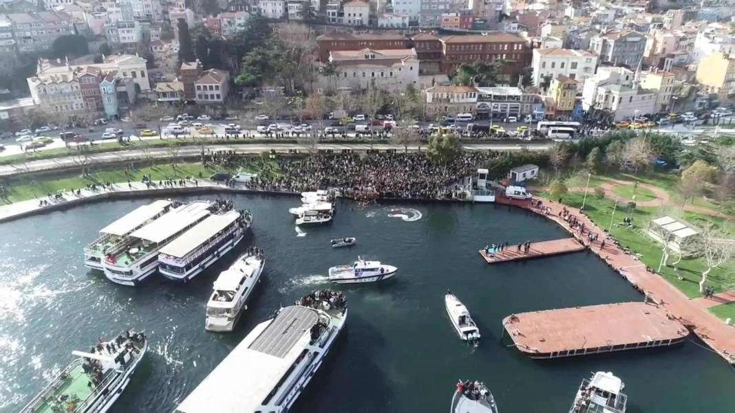 Haliç'te haç çıkarma töreni - Resim: 32